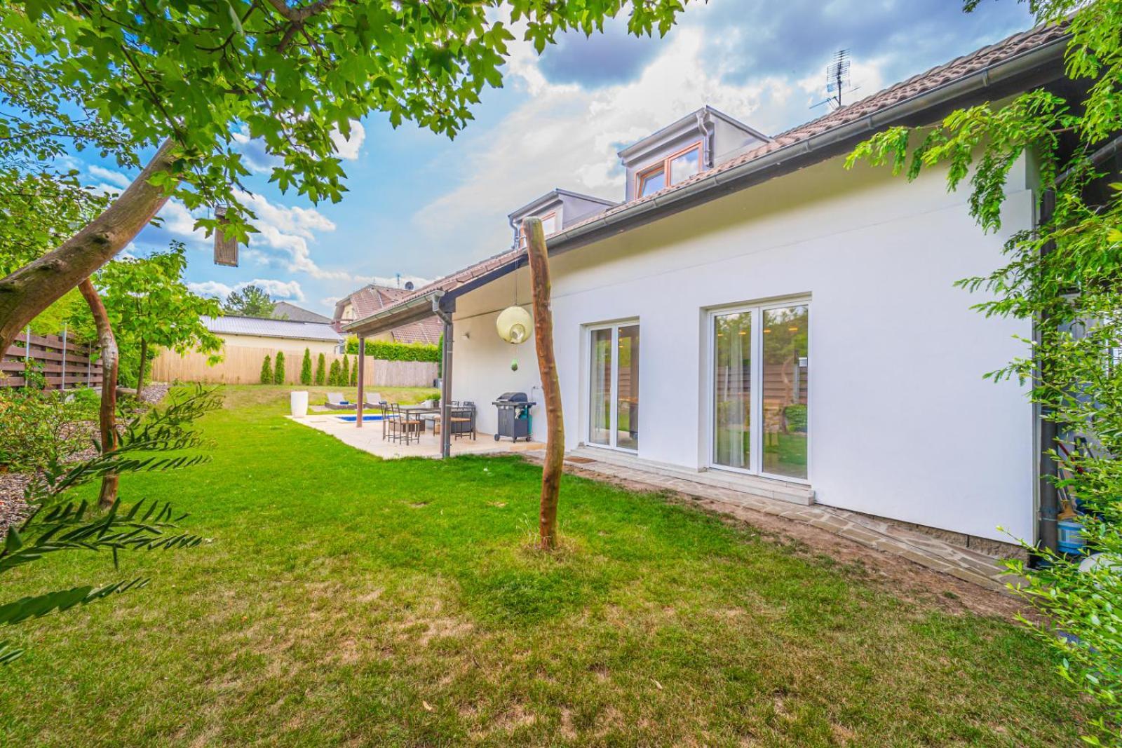 Vila Sara S Bazenem A Infrasaunou Na Kraji Prahy Zbuzany Exterior foto